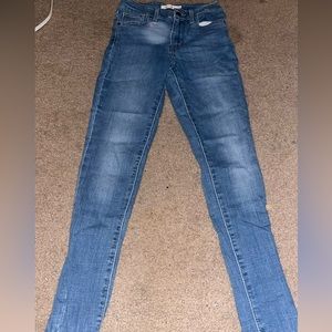 Levi’s 721 high rise skinny jeans light washed